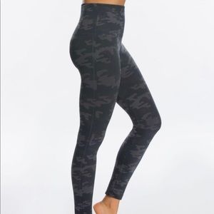 GREY MARBLE SPANX SEAMLESS LEGGINGS